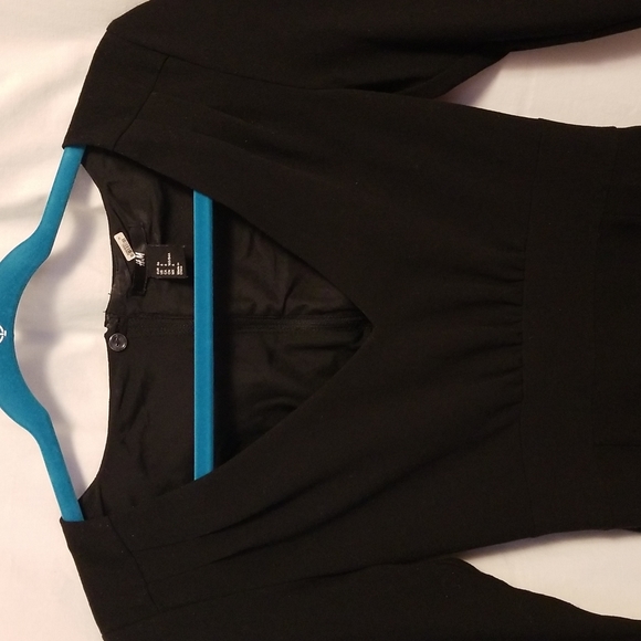 Elegant Little Black Dress - Picture 3 of 15